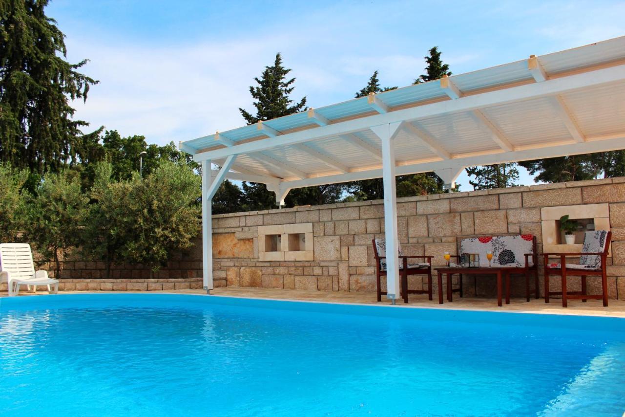 Bungalow Vice With Pool Pakoštane 外观 照片